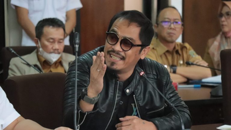 1511-Wacana Pembuatan Raperda Pemenuhan Hak Buruh Lokal Didorong