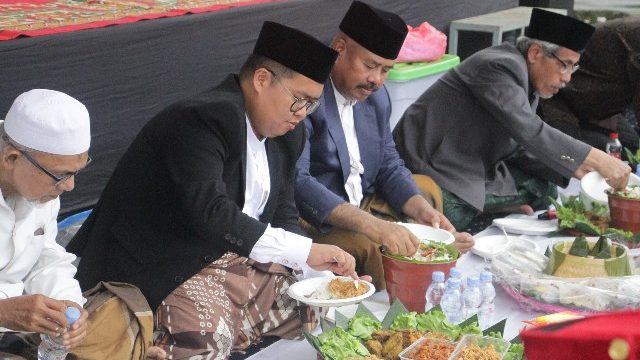 2210 - Peringatan HSN di Kukar, Bantuan Rp100 Juta untuk Pondok Pesantren Harus Dimanfaatkan dengan Baik