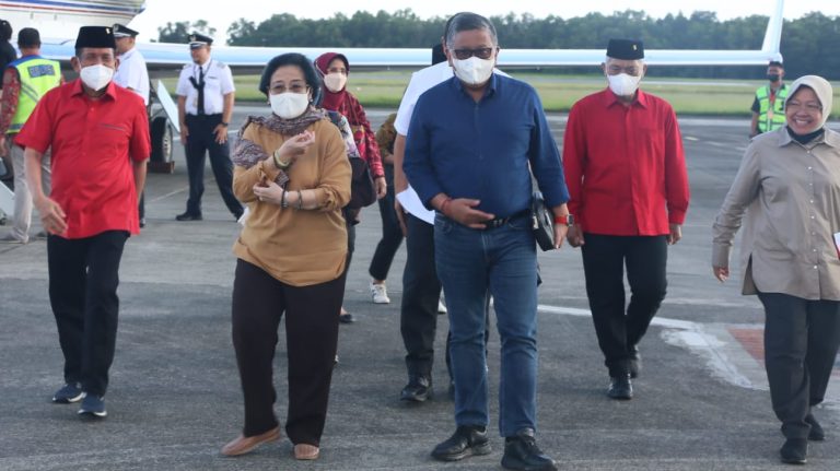 Samsun Sambut Megawati 2102