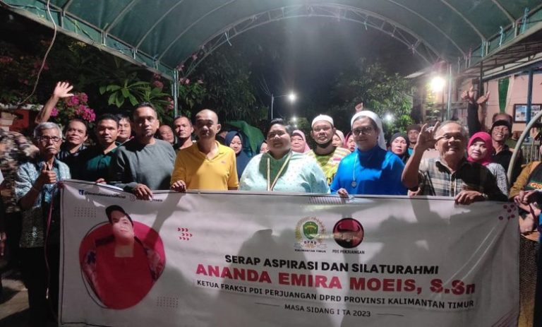 Ananda Emira Moeis 2502-adv