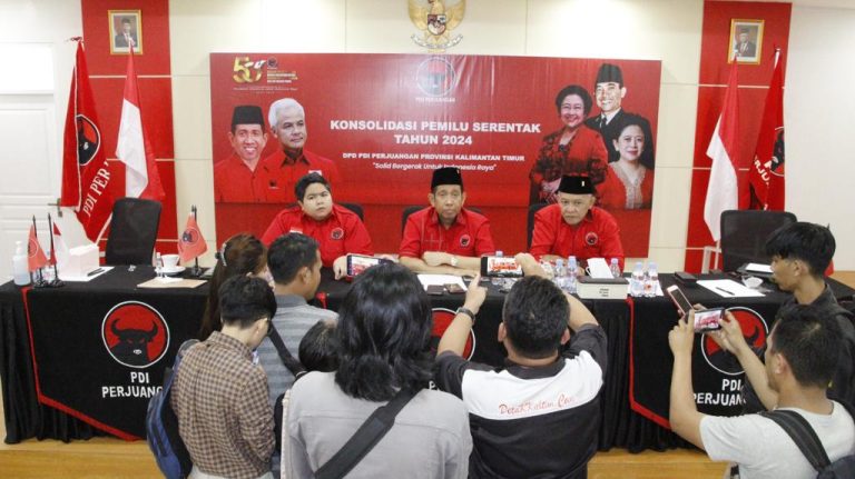 Rapat Koordinasi PDI Perjuangan Kaltim 0305