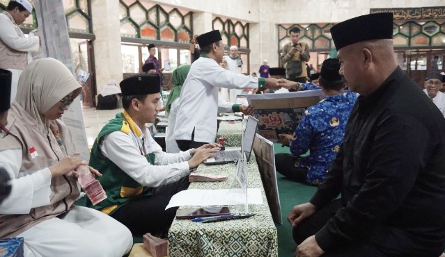 Bupati serahkan Zakat