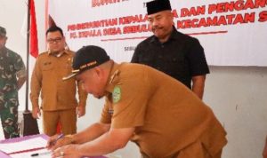 Edi damansyah, penyerahan SK Kades Sebulu Ilir