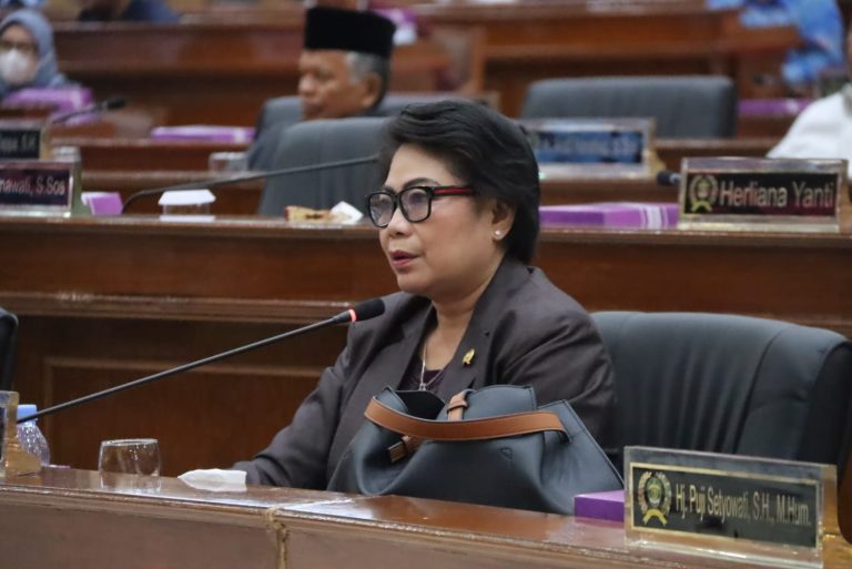 Ketua Komisi IV DPRD Kaltim, Veridiana Huraq Wang
