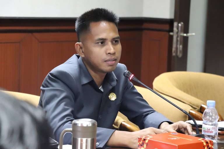 Ketua_Pansus_LKPJ_Gubernur_Kaltim_2022__Sutomo_Jabir-K