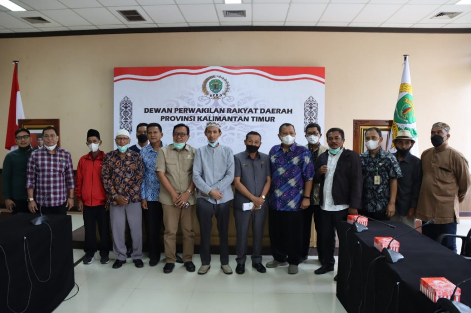 Legislatif Kaltim RDP bersama Yayasan Mesjid Nuril Balikpapan.