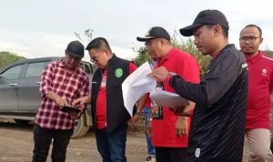 Rendi solihin tinjau akses jalan penghubung sebulu