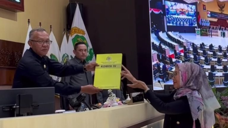 Suasana paripurna persetujuan bersama Raperda PUG