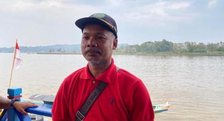 Kades Embalut, Yahya.