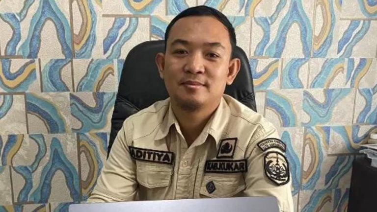 Lurah Melayu, Aditya Rakhman.