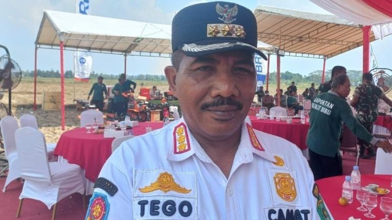 Camat Tenggarong Seberang, Tego Yuwono. (2)