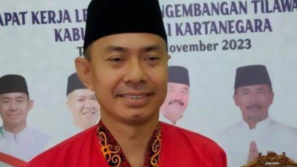 Camat Kota Bangun Darat, Zulkifli.