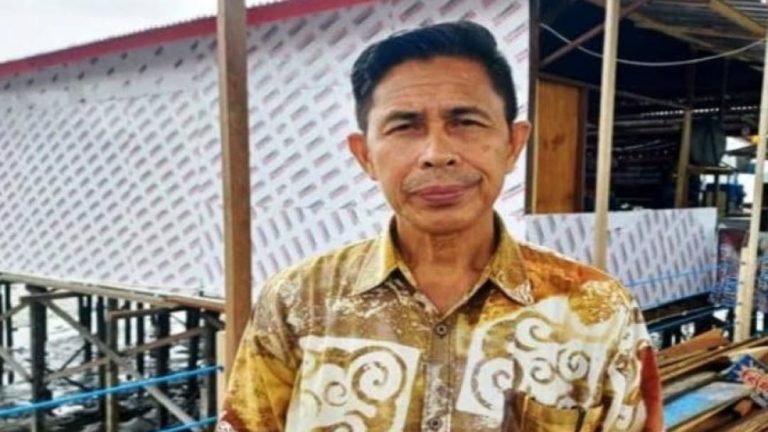 Arfan, Camat Muara Badak.