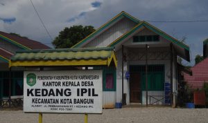 Kantor Kepala Desa Kedang Ipil.