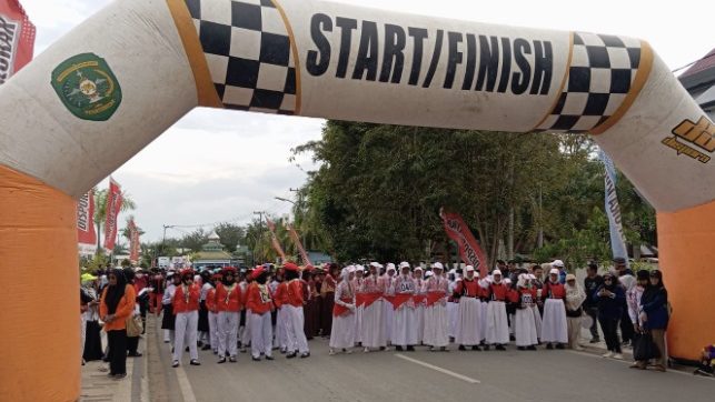 Lomba gerak jalan yang digelar Dispora Kukar.