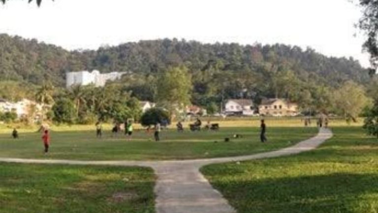 Suasana Taman Bukit Teratai di Desa Loa Duri Ulu.
